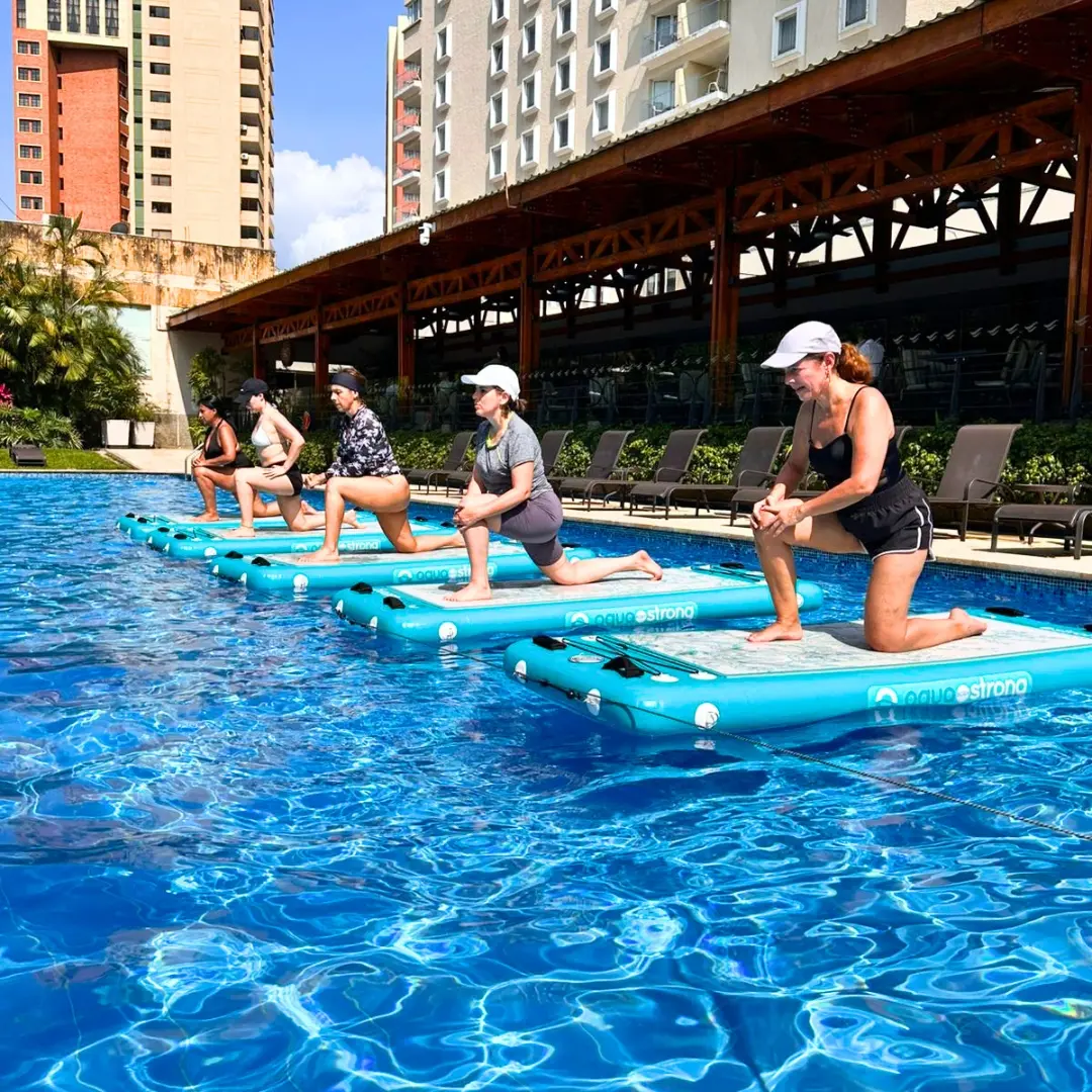 Clase de AquaBOARD en AUA FIT Cali